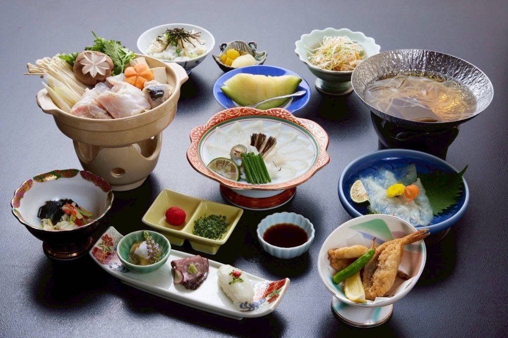 功山寺の国宝特別開扉と長府城下町 とらふぐ会席の昼食