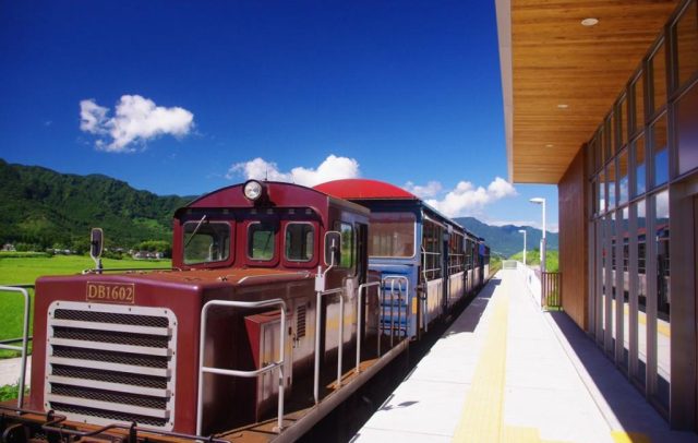 南阿蘇鉄道トロッコ列車と高森湧水トンネル