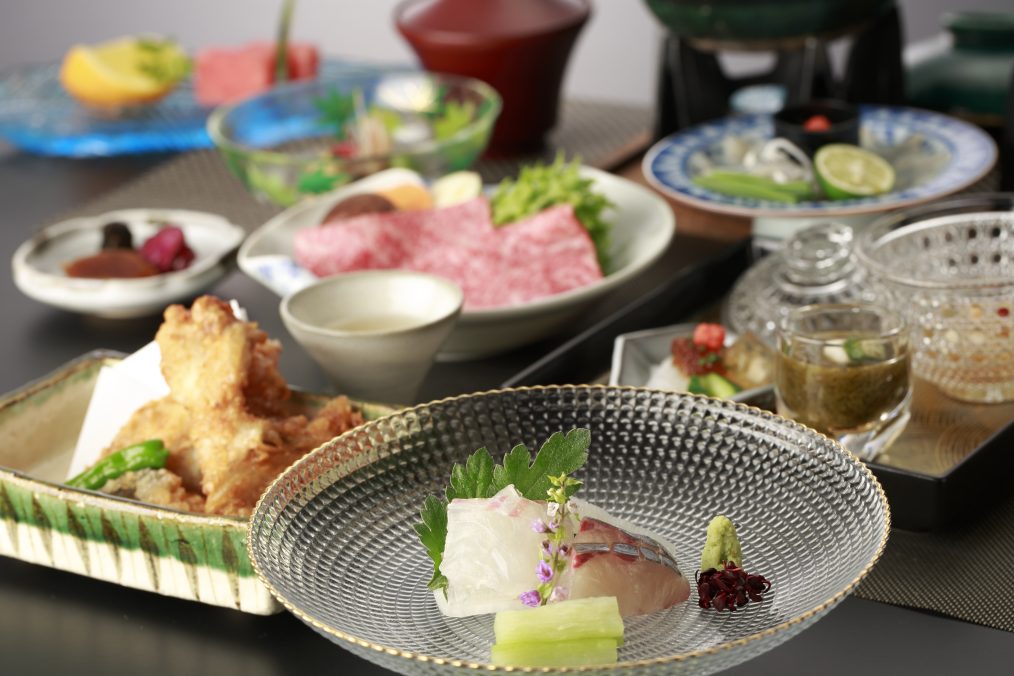 名旅館「大谷山荘」で昼会席と萩城下町
