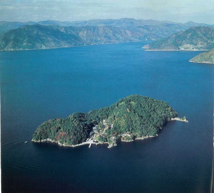 竹生島上陸・琵琶湖横断クルーズ