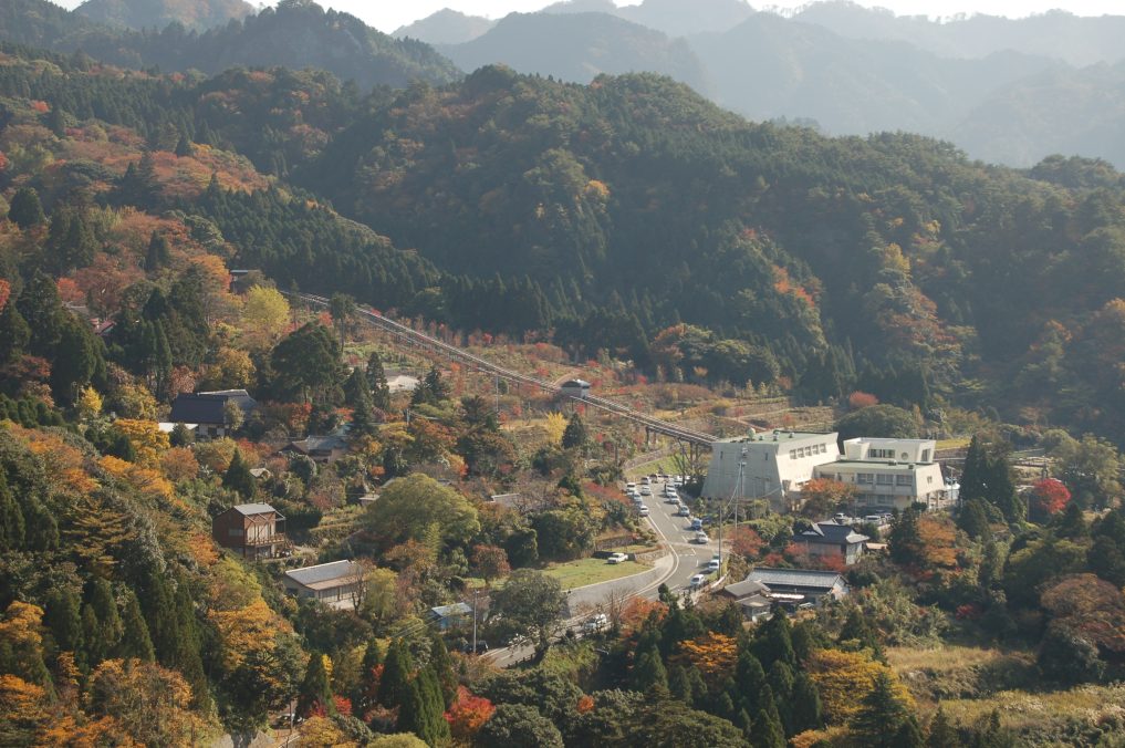 紅葉の英彦山スロープカーと天ケ瀬温泉で昼会席と入浴